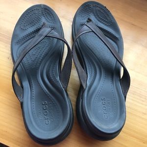 Women’s Croc strap sandals